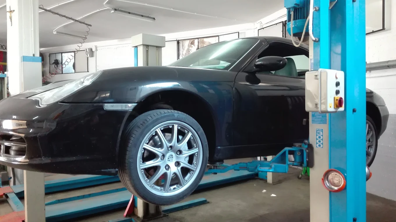 Area officina Autofficina Longo